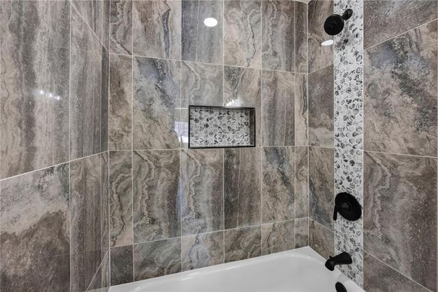 1230 W 25th Street S, Independence, MO 64052