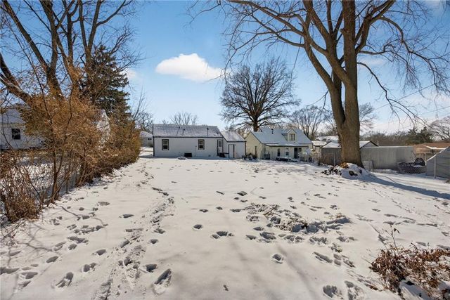 1230 W 25th Street S, Independence, MO 64052