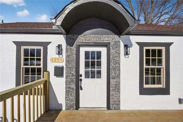 1230 W 25th Street S, Independence, MO 64052