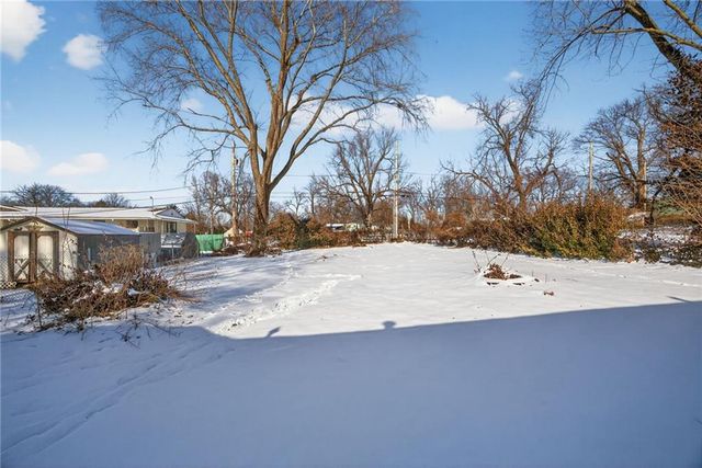 1230 W 25th Street S, Independence, MO 64052