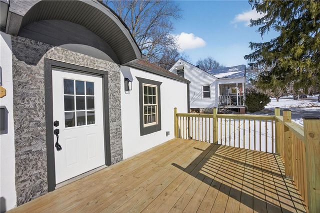 1230 W 25th Street S, Independence, MO 64052