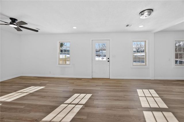 1230 W 25th Street S, Independence, MO 64052