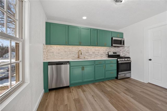 1230 W 25th Street S, Independence, MO 64052