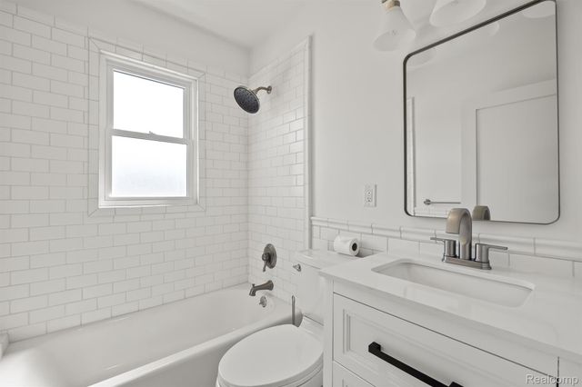 27500 Jefferson Avenue, St. Clair Shores, MI 48081