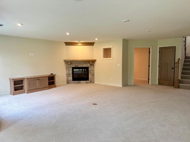 4636 Fable Road N, Hugo, MN 55038