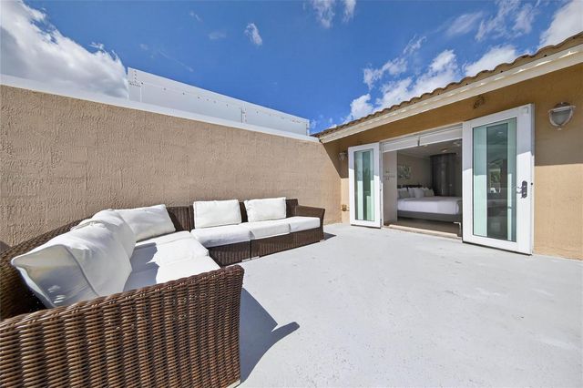 1215 NE 1st Street, Fort Lauderdale, FL 33301