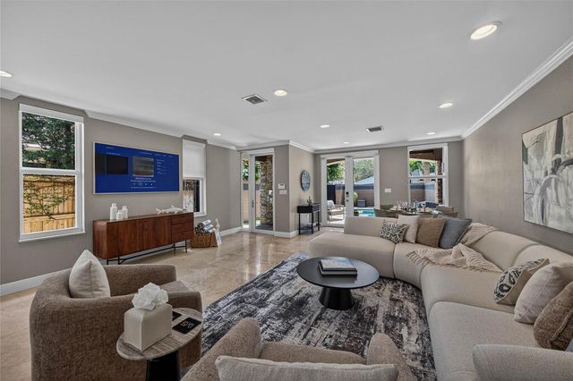 1215 NE 1st Street, Fort Lauderdale, FL 33301