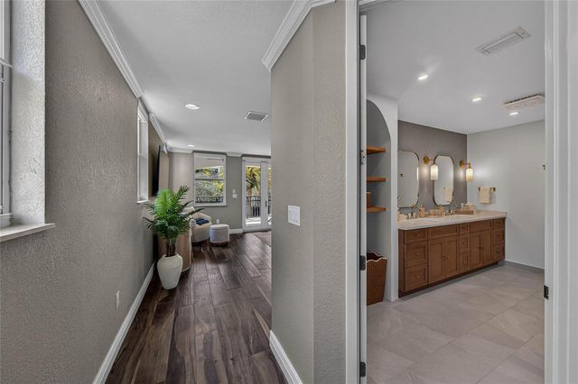 1215 NE 1st Street, Fort Lauderdale, FL 33301