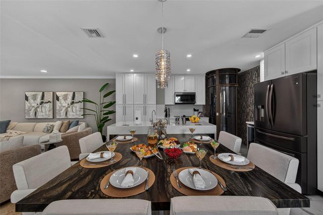 1215 NE 1st Street, Fort Lauderdale, FL 33301