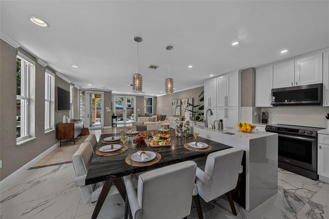1215 NE 1st Street, Fort Lauderdale, FL 33301