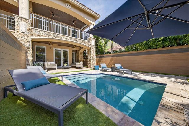 1215 NE 1st Street, Fort Lauderdale, FL 33301
