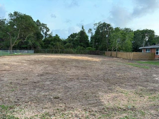 537 Baywood Drive, Seabrook, TX 77586