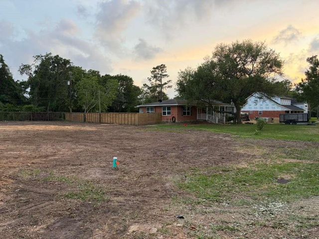 537 Baywood Drive, Seabrook, TX 77586