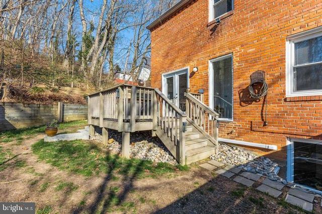 3829 S FOUR MILE RUN DR, Arlington, VA 22206