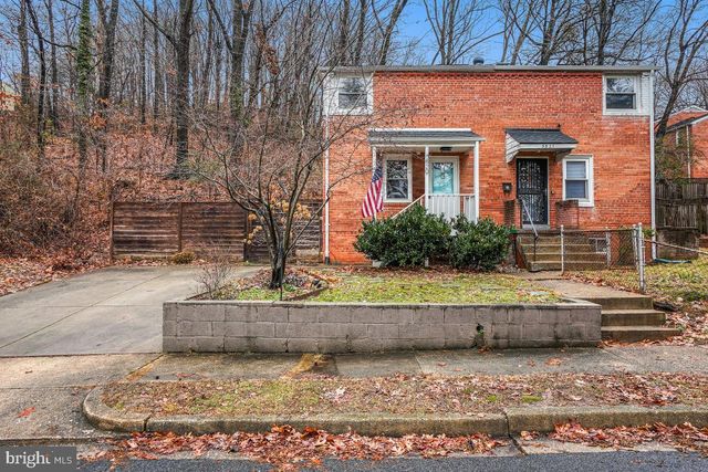 3829 S FOUR MILE RUN DR, Arlington, VA 22206