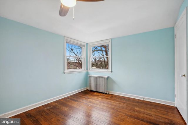 3829 S FOUR MILE RUN DR, Arlington, VA 22206