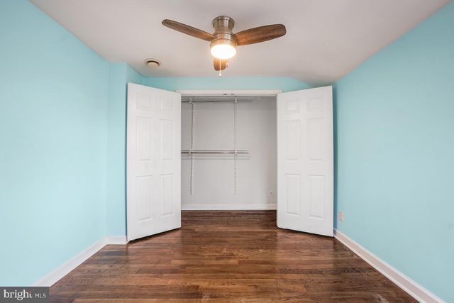 3829 S FOUR MILE RUN DR, Arlington, VA 22206