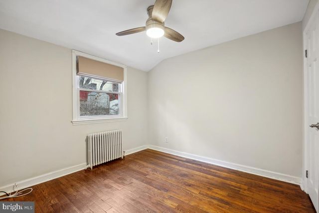 3829 S FOUR MILE RUN DR, Arlington, VA 22206