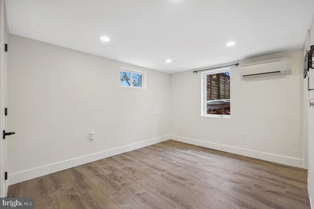 3829 S FOUR MILE RUN DR, Arlington, VA 22206