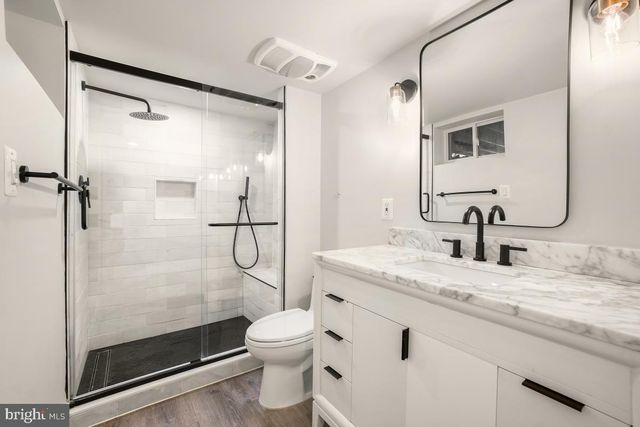 3829 S FOUR MILE RUN DR, Arlington, VA 22206