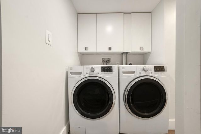 3829 S FOUR MILE RUN DR, Arlington, VA 22206