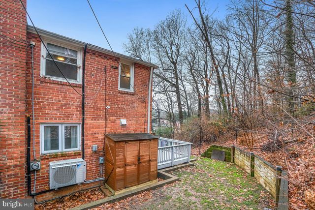 3829 S FOUR MILE RUN DR, Arlington, VA 22206