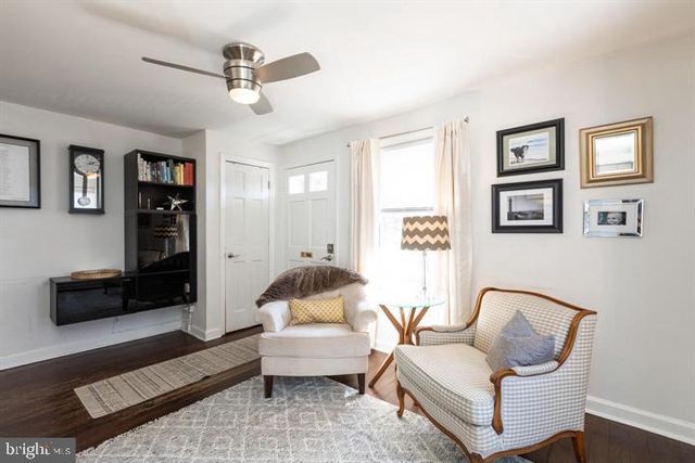 3829 S FOUR MILE RUN DR, Arlington, VA 22206