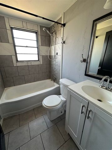 2202 NW Cheyenne Ave, Lawton, OK 73505