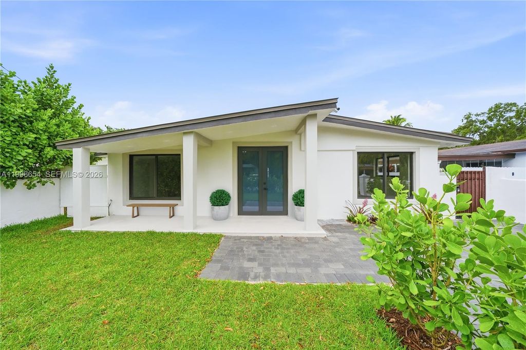 6332 SW 28th Street, Miami, FL 33155