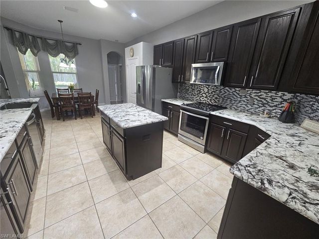 3033 Via Rialto ST, Fort Myers, FL 33905