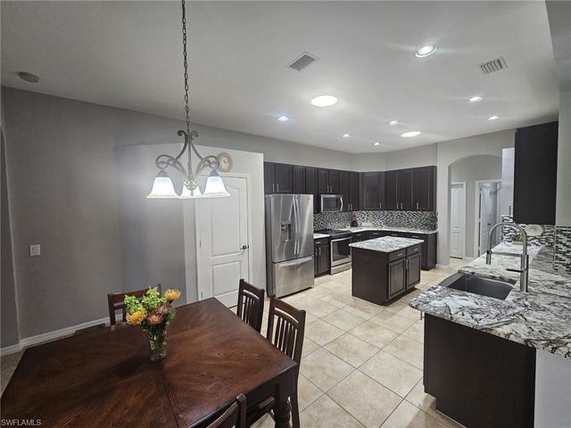 3033 Via Rialto ST, Fort Myers, FL 33905