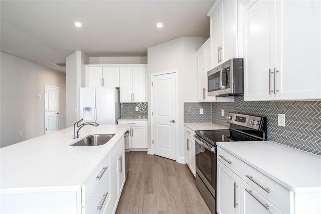 10179 GLIDING EAGLE WAY, Land O Lakes, FL 34638