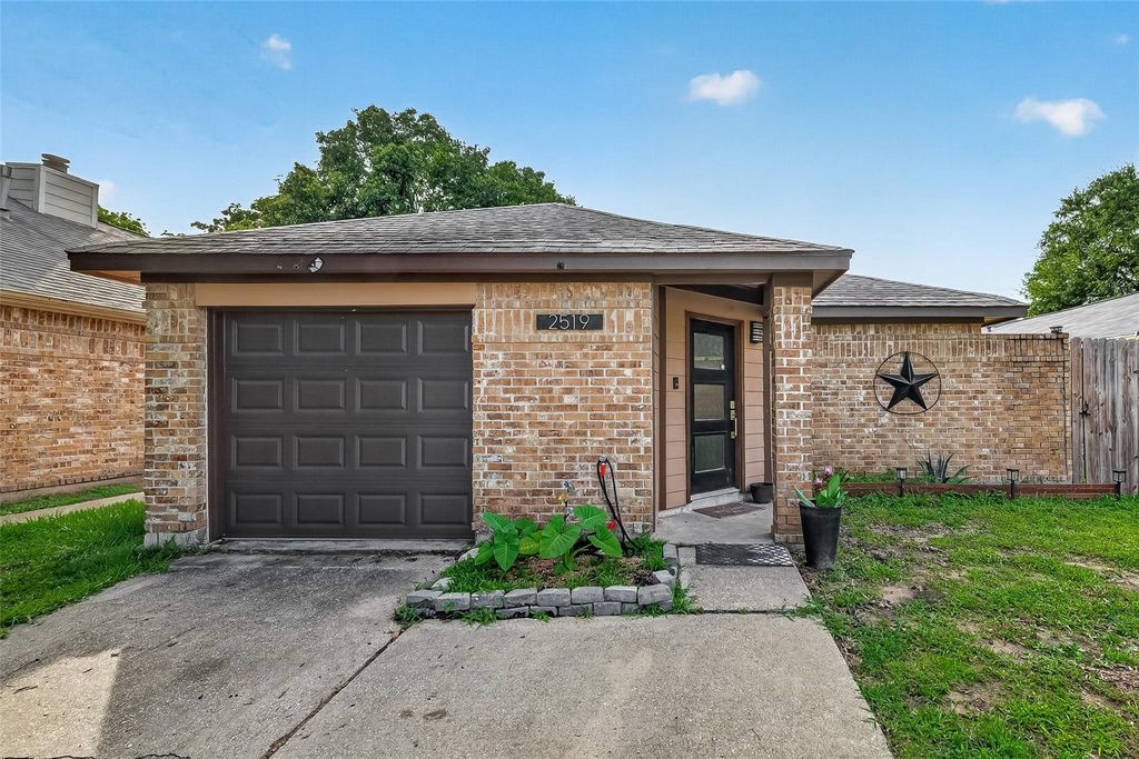 2519 Spring Dusk Lane, Spring, TX 77373