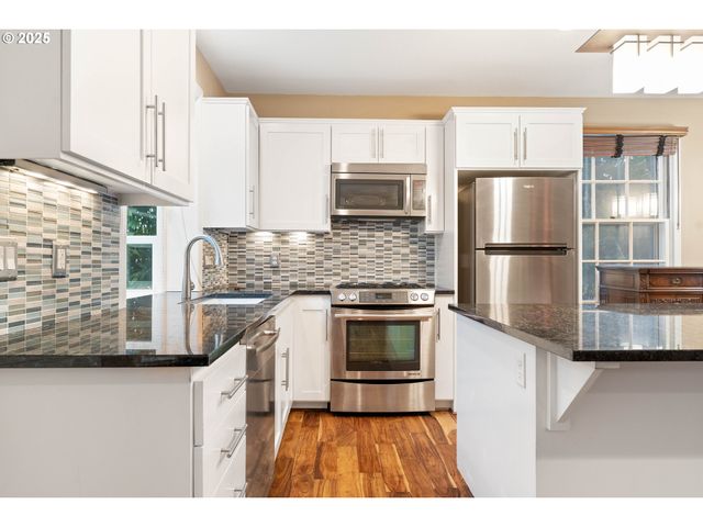 7799 Sw MONTCLAIR Dr, Portland, OR 97225