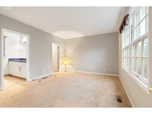 7799 Sw MONTCLAIR Dr, Portland, OR 97225