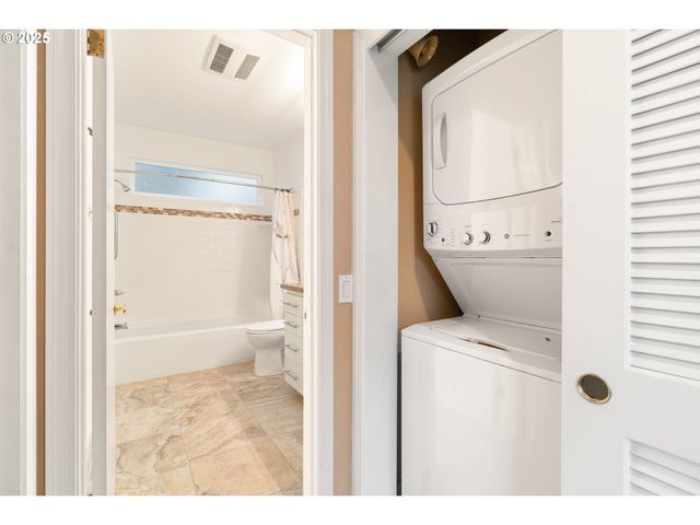 7799 Sw MONTCLAIR Dr, Portland, OR 97225