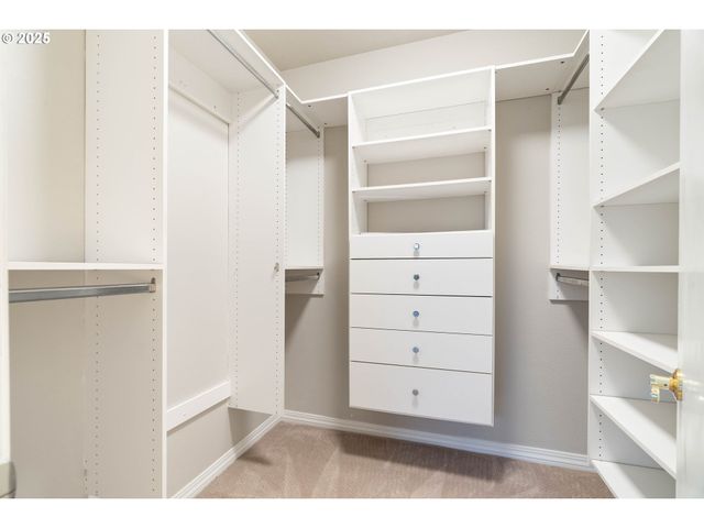 7799 Sw MONTCLAIR Dr, Portland, OR 97225