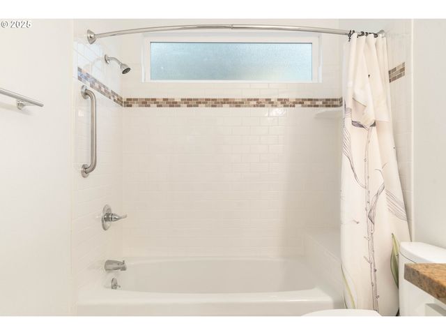 7799 Sw MONTCLAIR Dr, Portland, OR 97225