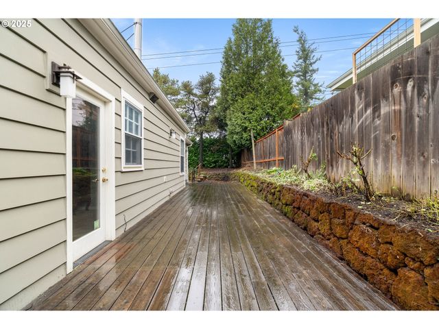 7799 Sw MONTCLAIR Dr, Portland, OR 97225