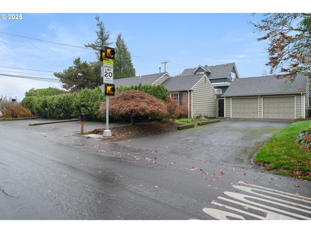 7799 Sw MONTCLAIR Dr, Portland, OR 97225