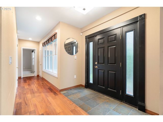 7799 Sw MONTCLAIR Dr, Portland, OR 97225