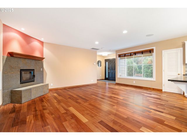 7799 Sw MONTCLAIR Dr, Portland, OR 97225