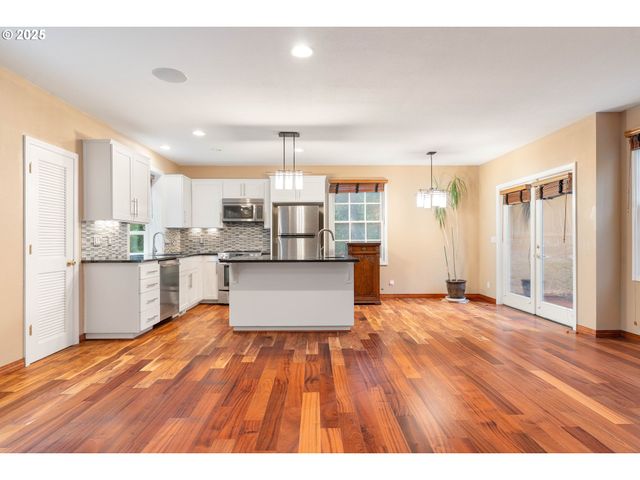 7799 Sw MONTCLAIR Dr, Portland, OR 97225