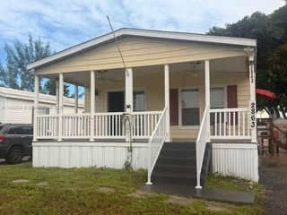 2863 SW 58th Mnr, Dania Beach, FL 33312