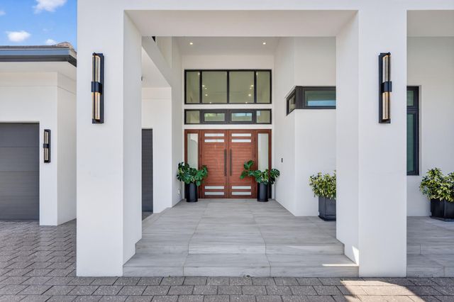 520 Golden Harbour Drive, Boca Raton, FL 33432