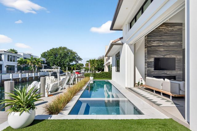 520 Golden Harbour Drive, Boca Raton, FL 33432