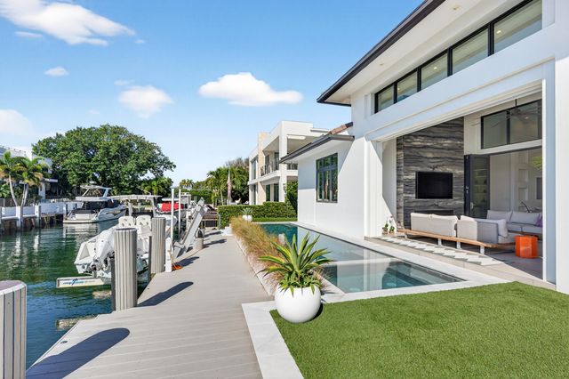 520 Golden Harbour Drive, Boca Raton, FL 33432