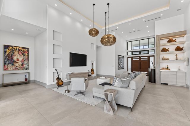 520 Golden Harbour Drive, Boca Raton, FL 33432