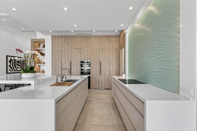 520 Golden Harbour Drive, Boca Raton, FL 33432