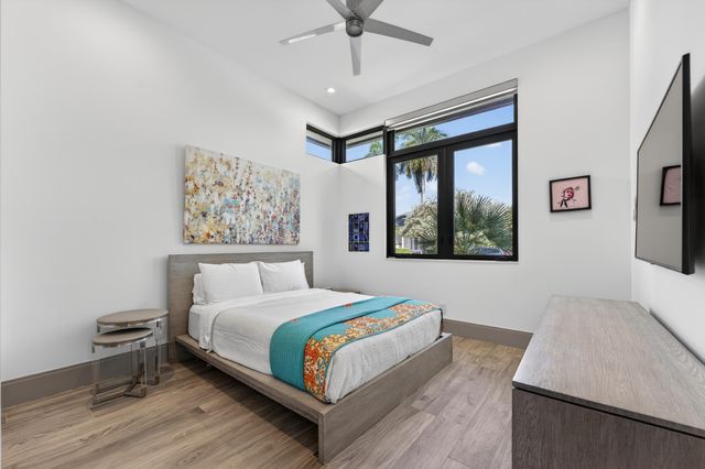 520 Golden Harbour Drive, Boca Raton, FL 33432